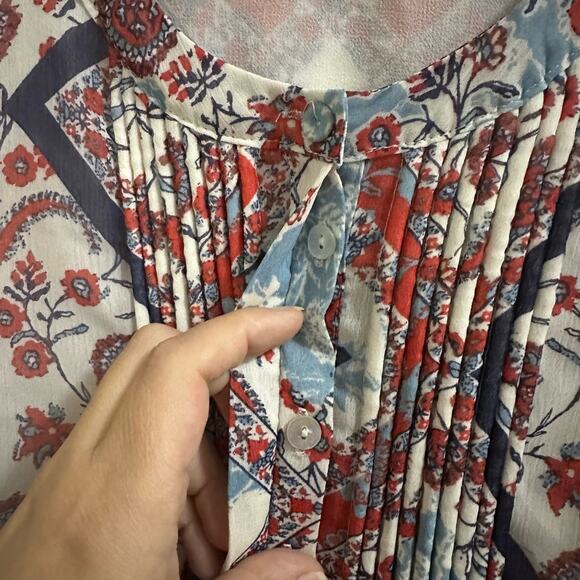 💥Daniel Rainn Gleeson Tab Sleeve Pleated Front Blue Red Floral Popover Blouse M - Picture 3 of 14